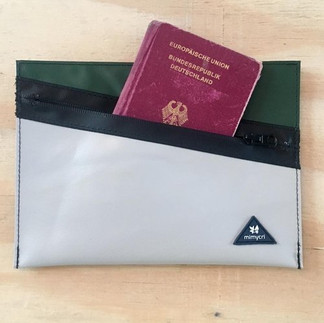 travel pouch colour grey-green