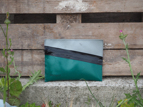 the mimycri pouch colour green-grey